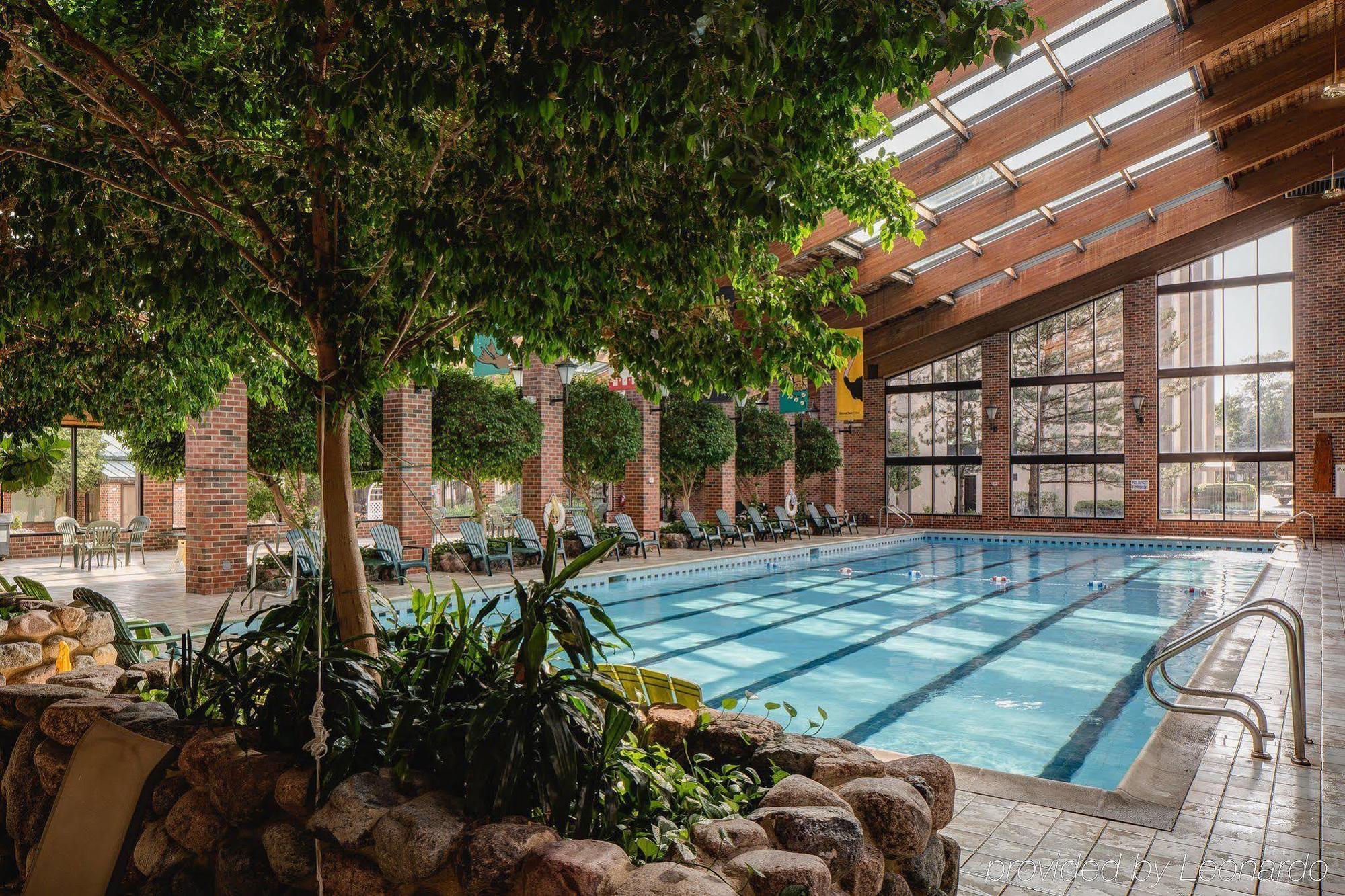 Hotel Chicago Sw-countryside Confctr By Ihg