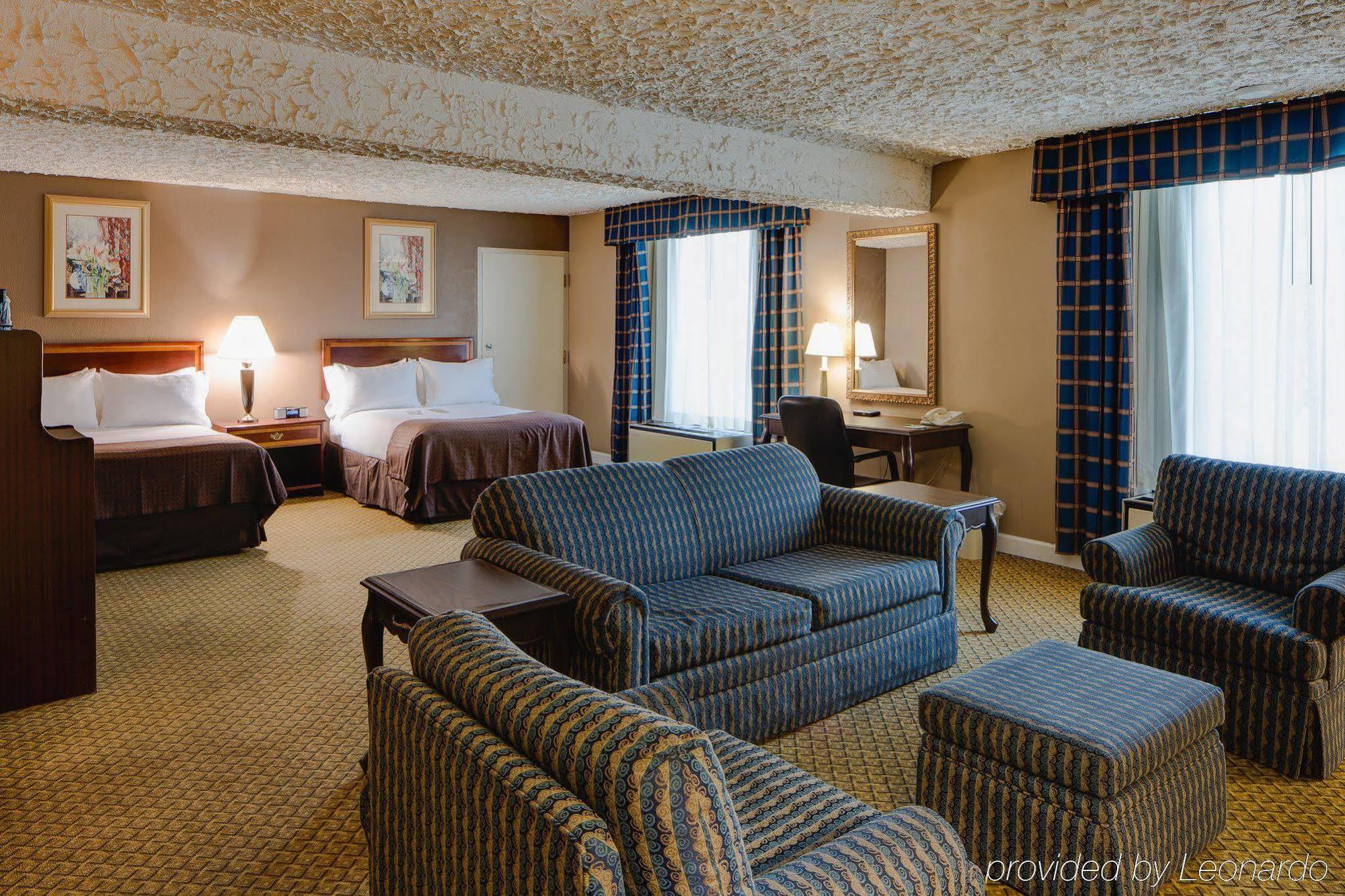Chicago Sw-countryside Confctr By Ihg Hotel 4*